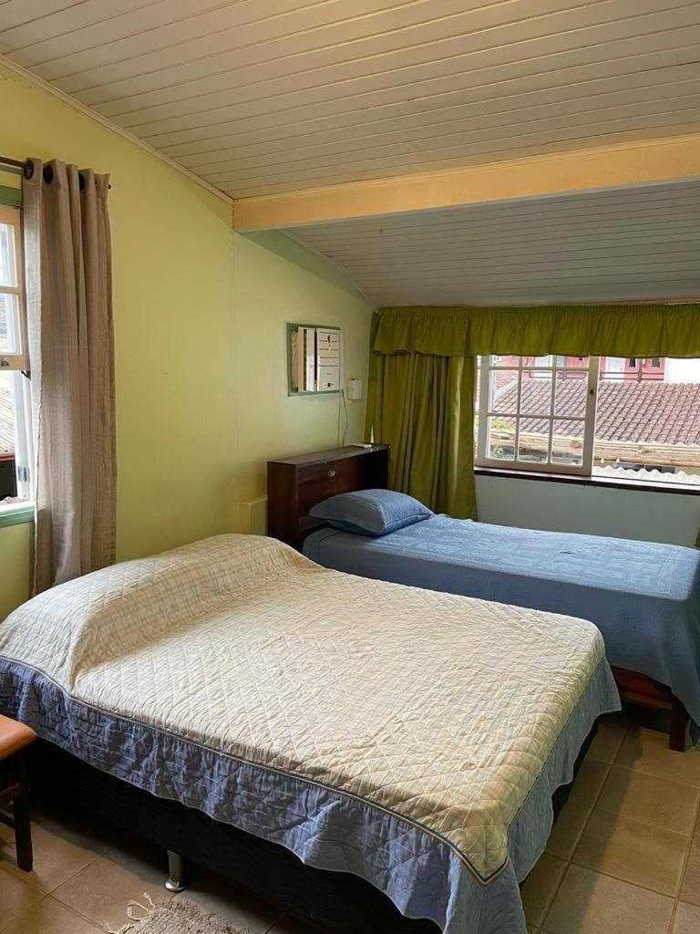 Casa Com 2 Quartos Em Com Garagem 50m Do Centro Historico * Parati