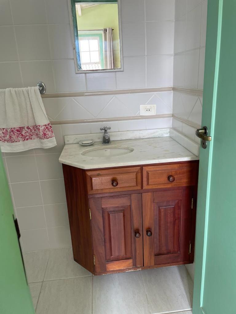 Casa Com 2 Quartos Em Com Garagem 50m Do Centro Historico Holiday home *