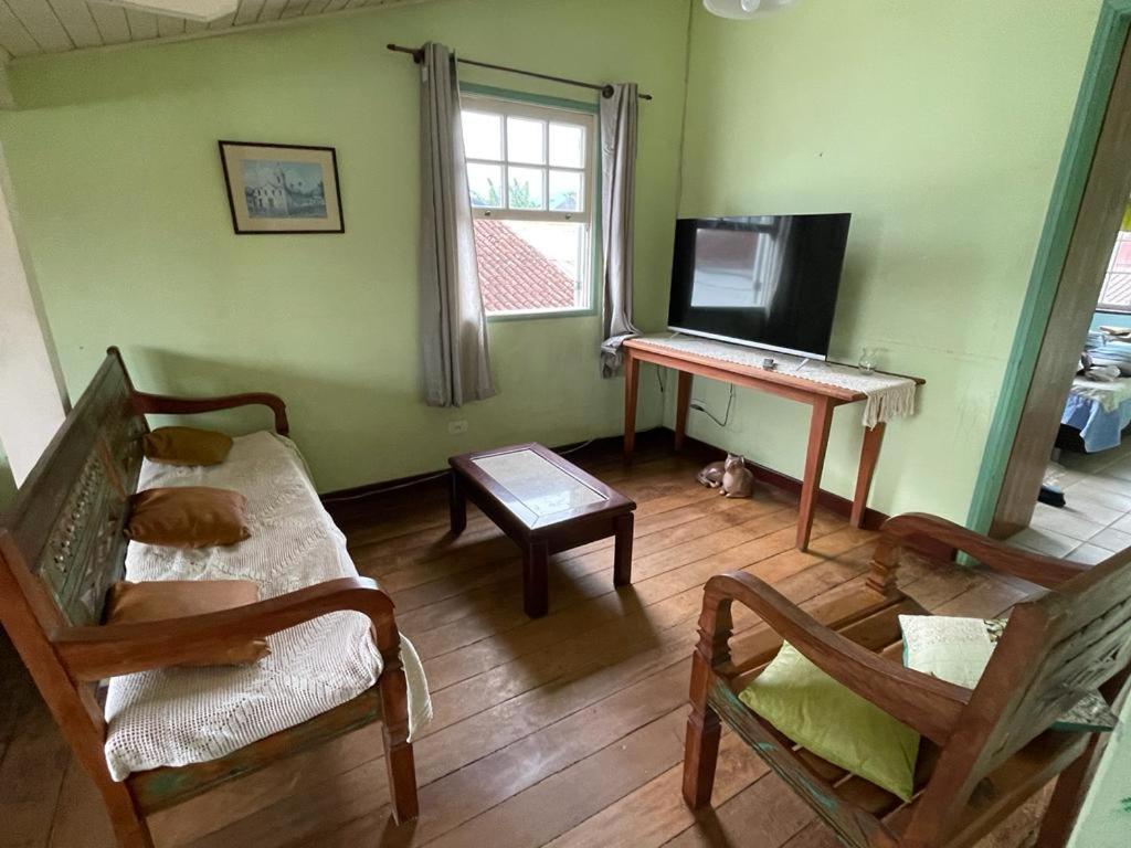 Holiday home Casa Com 2 Quartos Em Com Garagem 50m Do Centro Historico