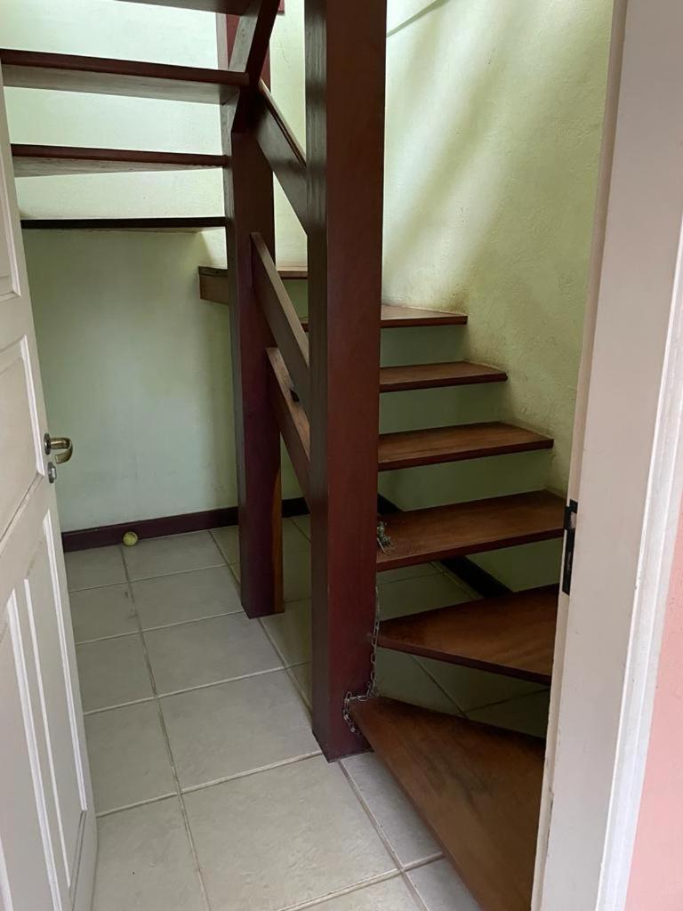 Casa Com 2 Quartos Em Com Garagem 50m Do Centro Historico *