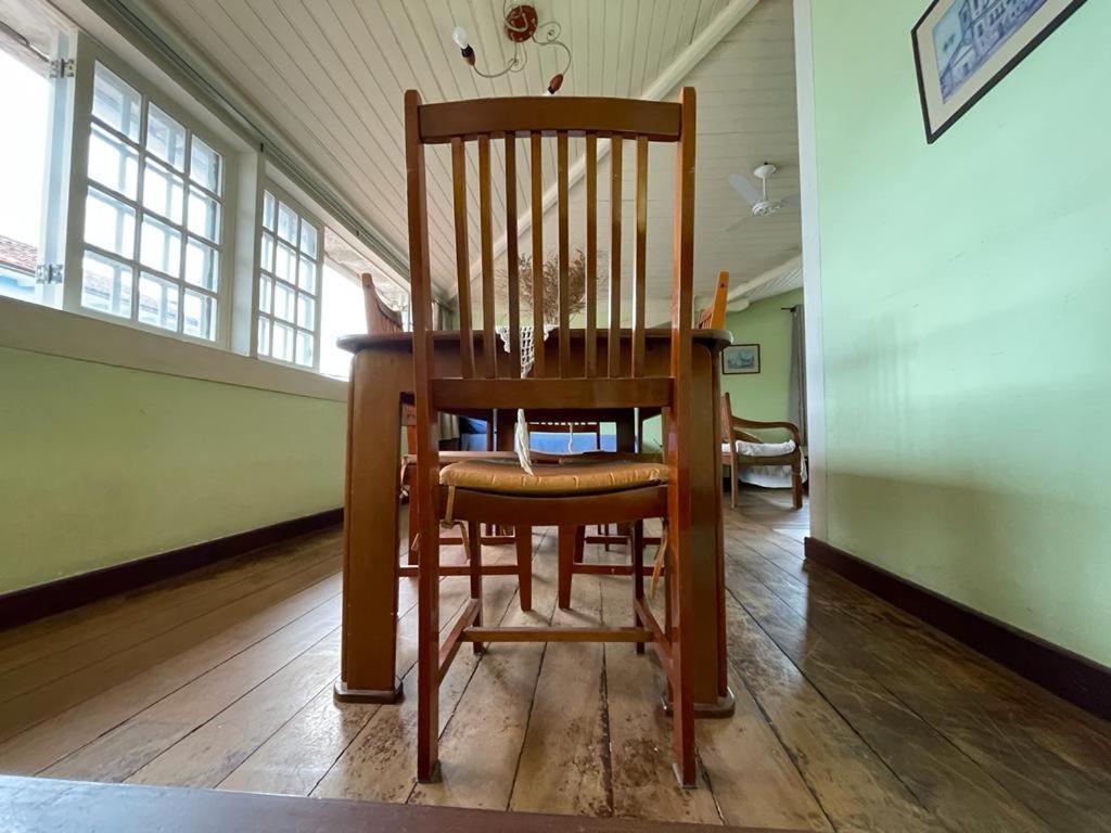 Casa Com 2 Quartos Em Com Garagem 50m Do Centro Historico *